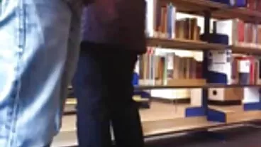ઊંડે assfucked મેળવવામાં પહેલાં પર બાળક squirts અને સેકસી પીચર હિન્દીમાં gags ઉપર તેલયુક્ત